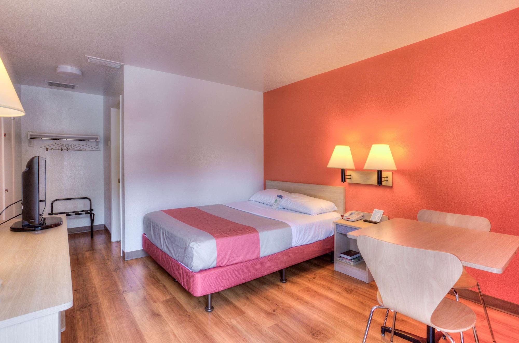 Motel 6-Tigard, Or - Portland South - Lake Oswego ภายนอก รูปภาพ